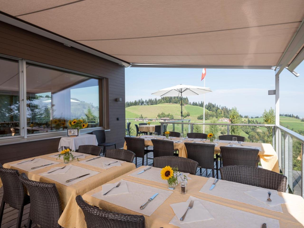 Landgasthof Hotel Menzberg Exterior photo